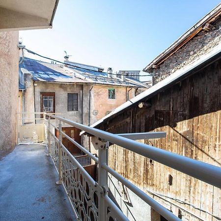 L'Ecureuil Dans La Vieille Maison Centre Ville D'Эмбрён Экстерьер фото